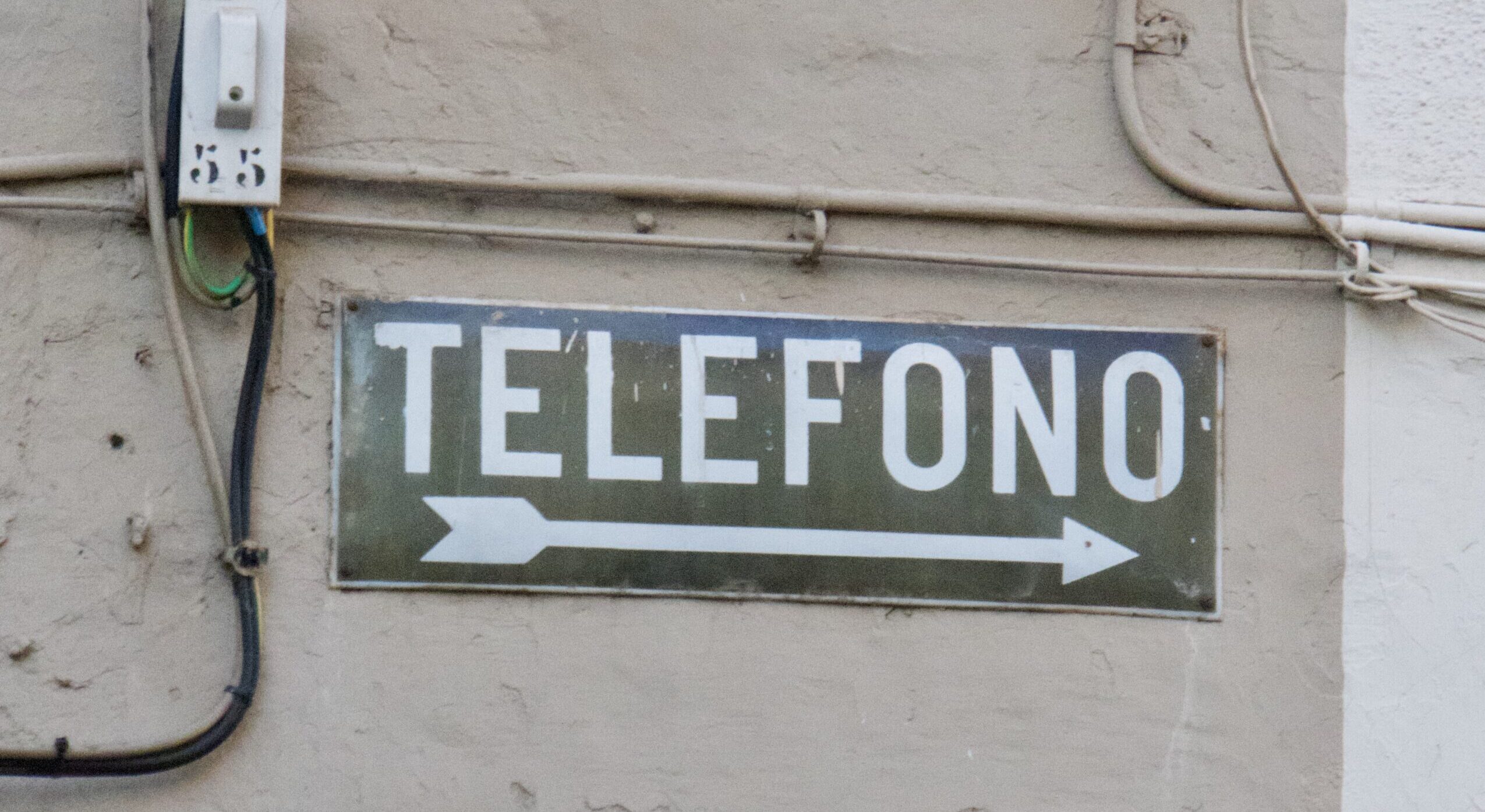 Teléfono (1)