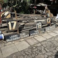 Paneles de la estación de guaguas de La Laguna