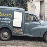 Los vehículos rotulados por Juan el Petudo